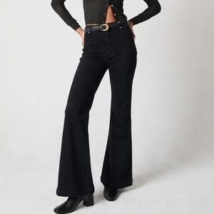 Like new Rollas east coast flare jeans in black 26